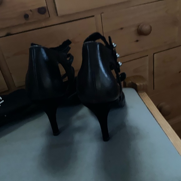 Chanel black high heel shoes - Picture 5 of 5